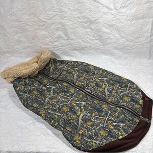 Camouflage Water Repellent Fleece Lined Coat for Medium Dogs Hook Loop Put On